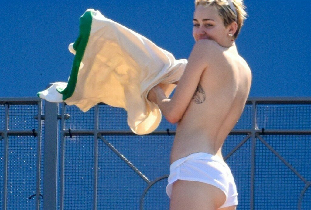 miley-cyrus gallery photo #2360