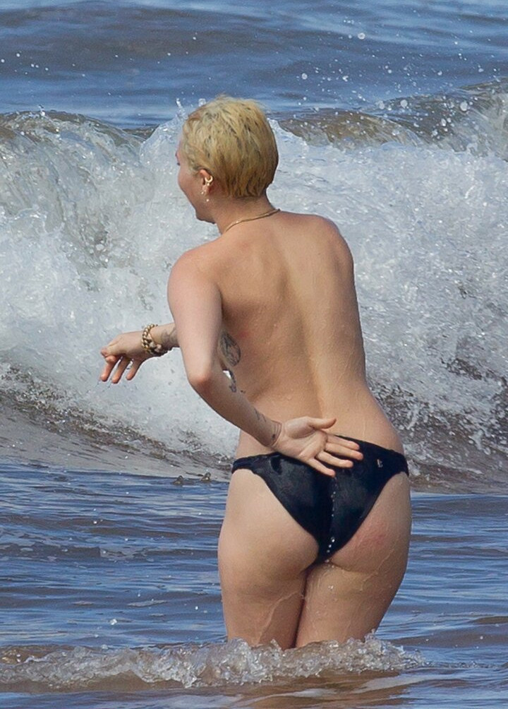 miley-cyrus gallery photo #2370