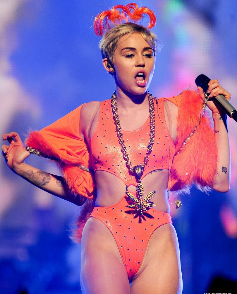 miley-cyrus Nude Leaks OnlyFans Photos #2384 - LeakJerk