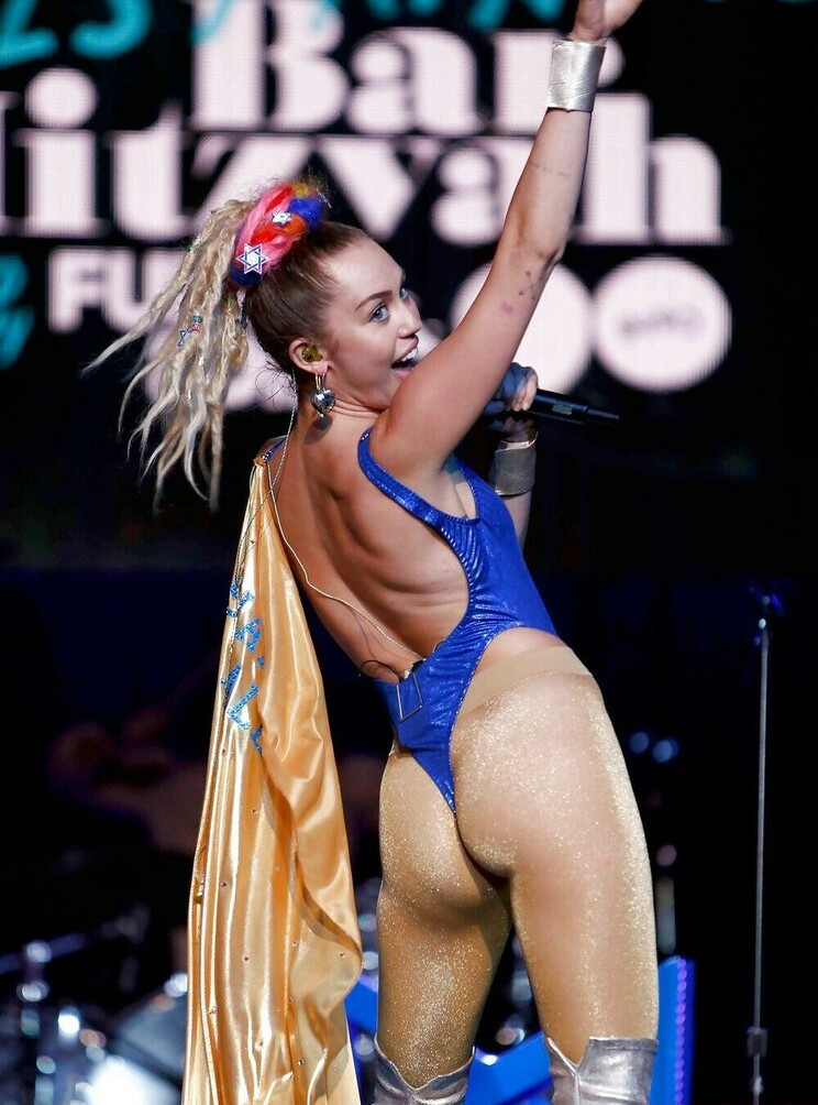 miley-cyrus Nude Leaks OnlyFans Photos #2417 - LeakJerk