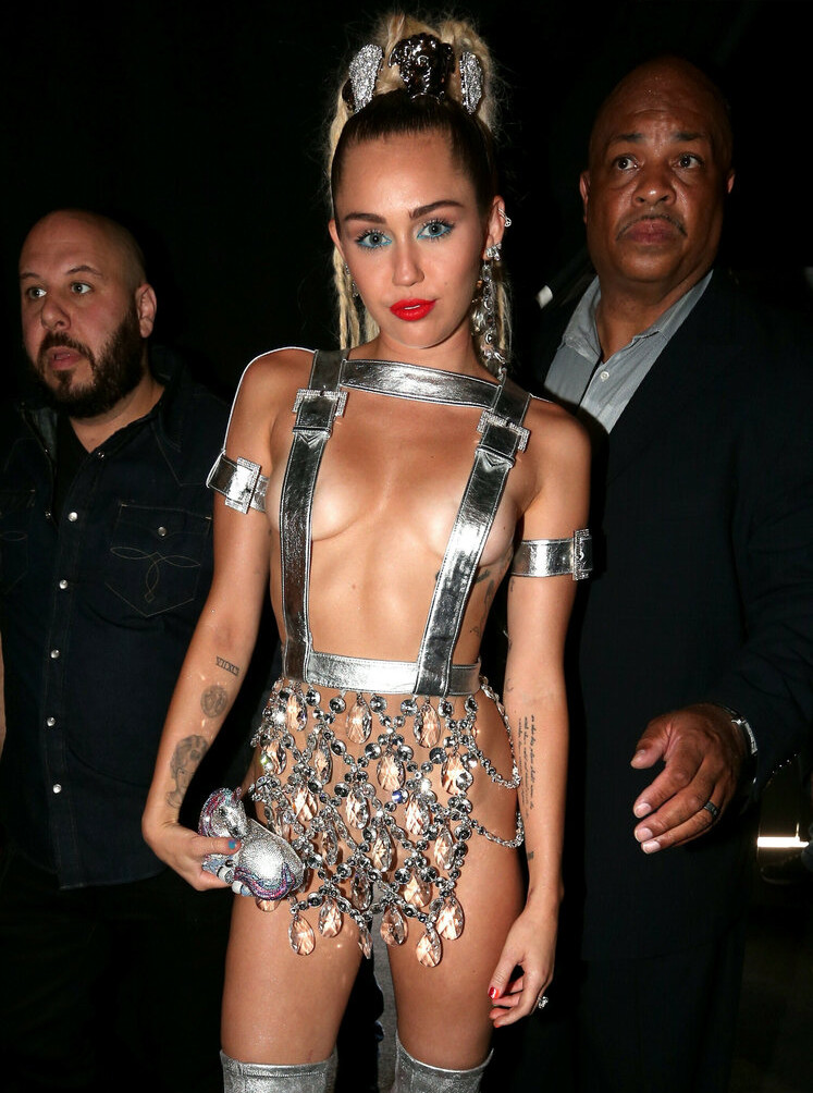 miley-cyrus Nude Leaks OnlyFans Photos #2440 - LeakJerk