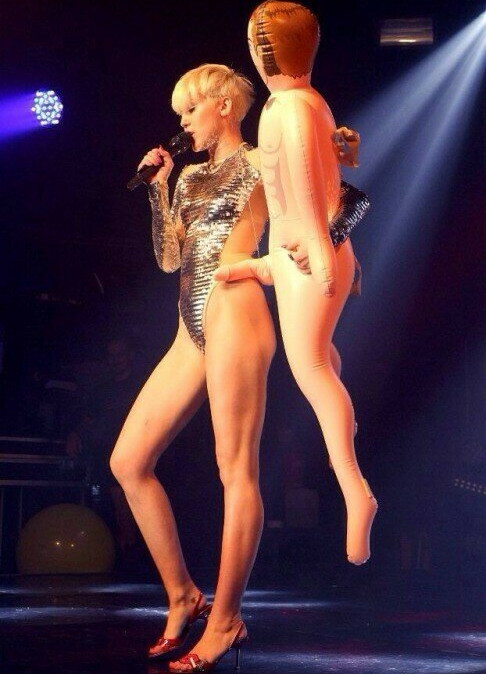 miley-cyrus Nude Leaks OnlyFans Photos #2512 - LeakJerk