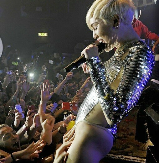 miley-cyrus Nude Leaks OnlyFans Photos #2517 - LeakJerk