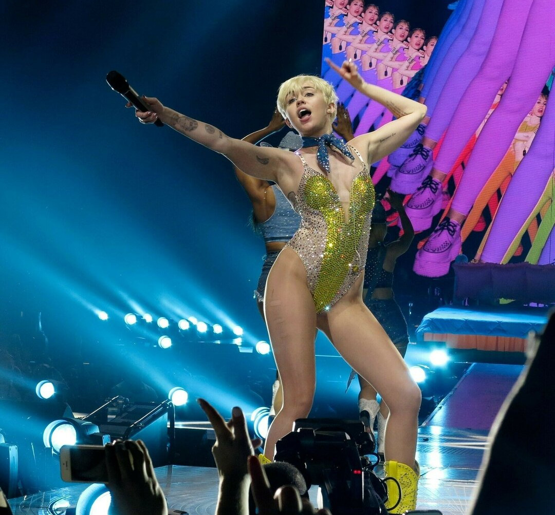 miley-cyrus Nude Leaks OnlyFans Photos #2527 - LeakJerk