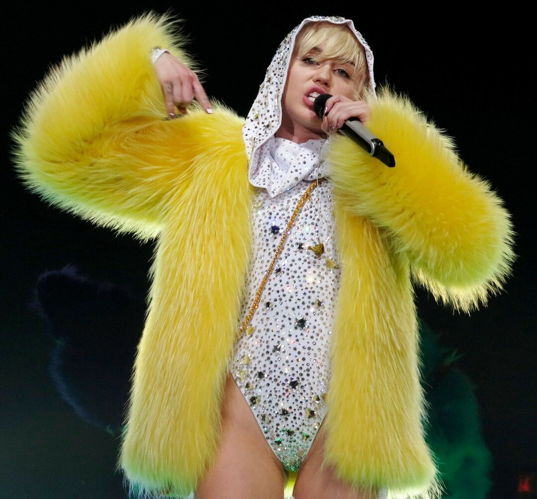 miley-cyrus Nude Leaks OnlyFans Photos #2557 - LeakJerk