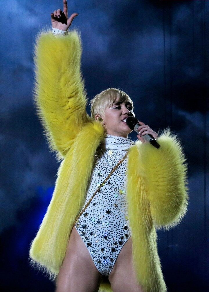 miley-cyrus Nude Leaks OnlyFans Photos #2561 - LeakJerk