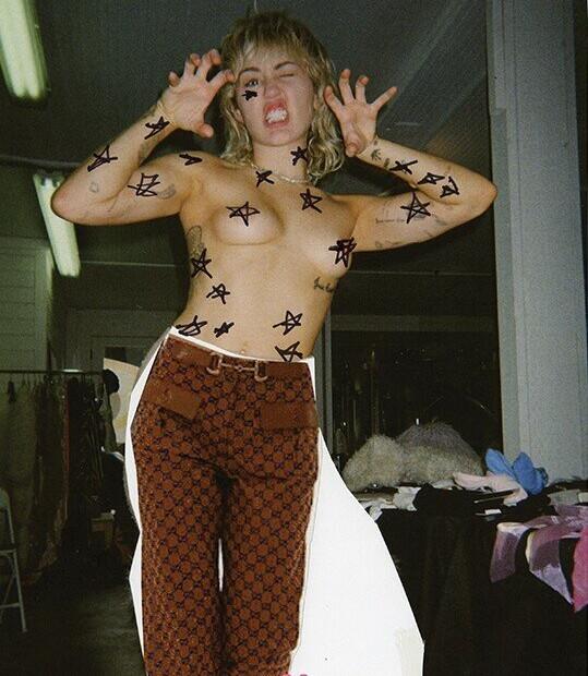 miley-cyrus Nude Leaks OnlyFans Photos #2585 - LeakJerk