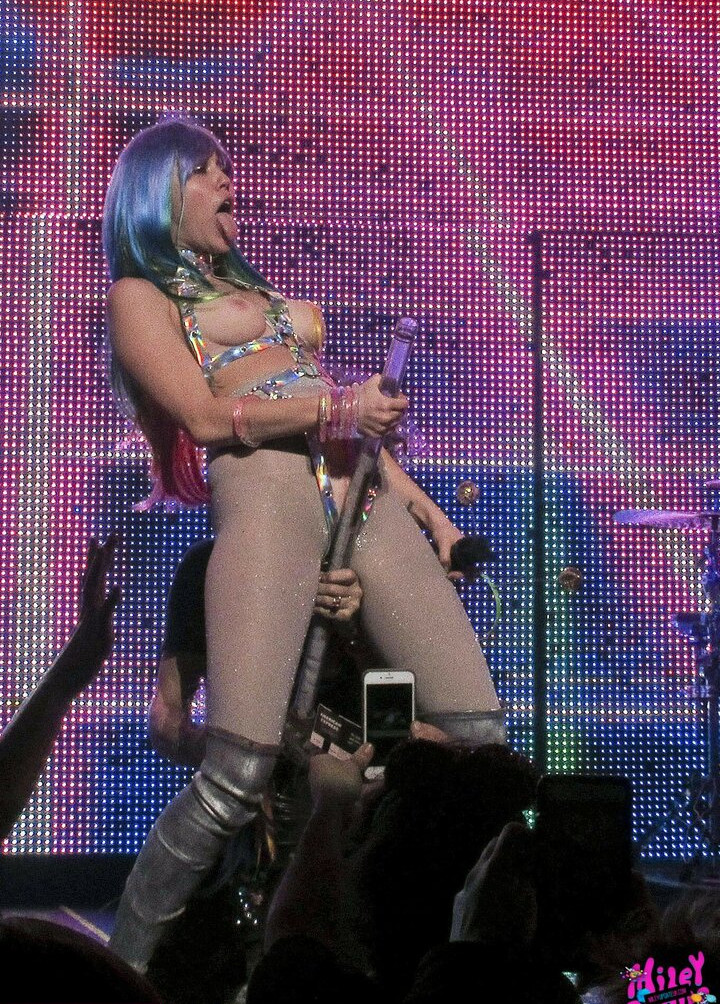 miley-cyrus Nude Leaks OnlyFans Photos #2602 - LeakJerk