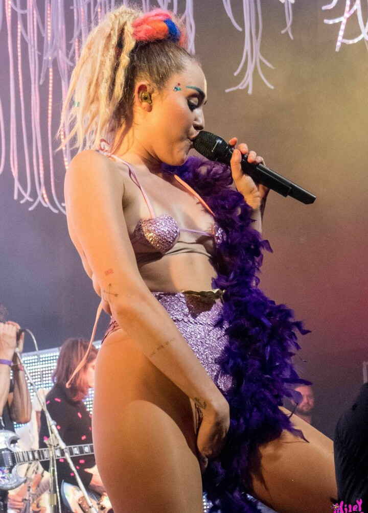 miley-cyrus Nude Leaks OnlyFans Photos #2614 - LeakJerk