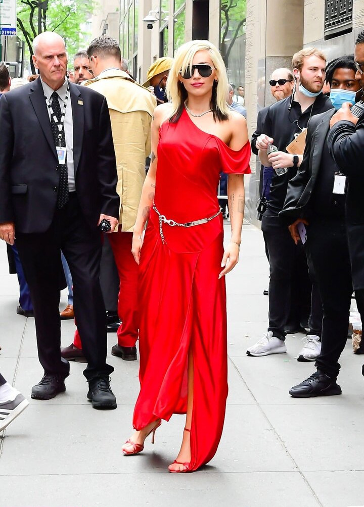 miley-cyrus Nude Leaks OnlyFans Photos #2665 - LeakJerk