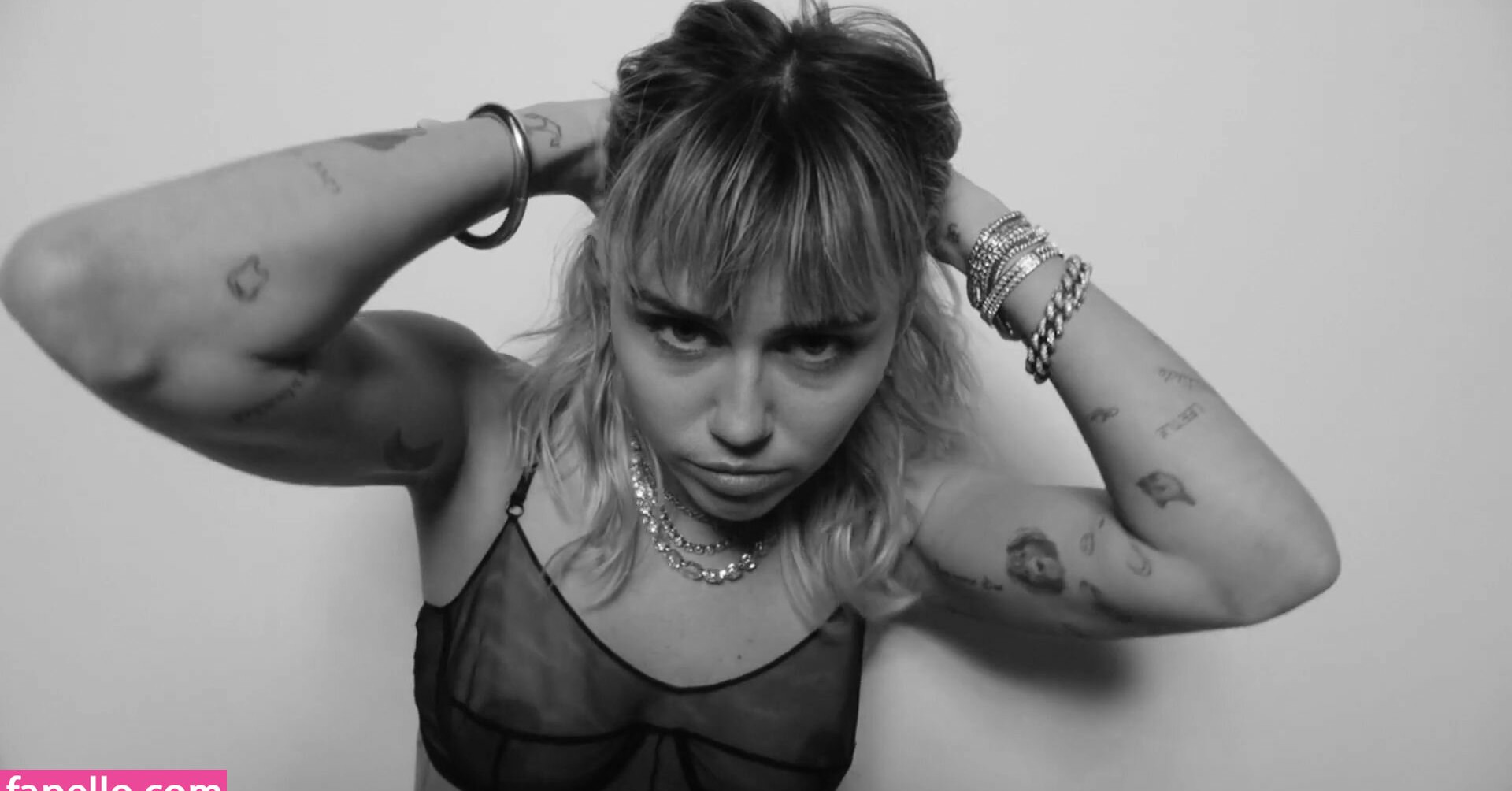 miley-cyrus Nude Leaks OnlyFans Photos #2686 - LeakJerk