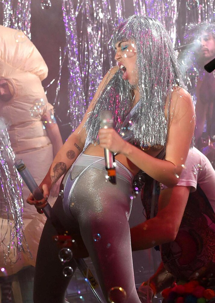 miley-cyrus Nude Leaks OnlyFans Photos #2702 - LeakJerk