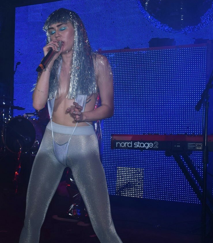miley-cyrus Nude Leaks OnlyFans Photos #2708 - LeakJerk