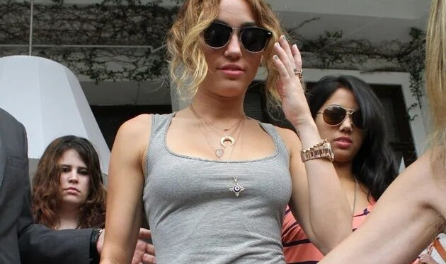 miley-cyrus gallery photo #384
