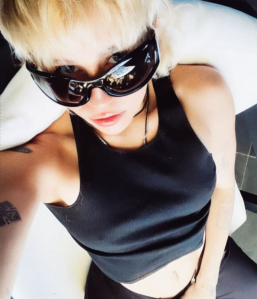 miley-cyrus gallery photo #387