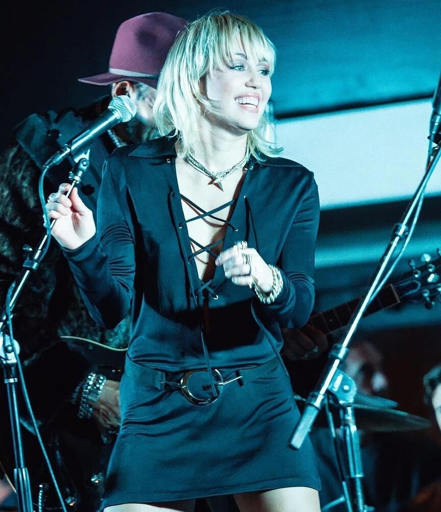 miley-cyrus gallery photo #389