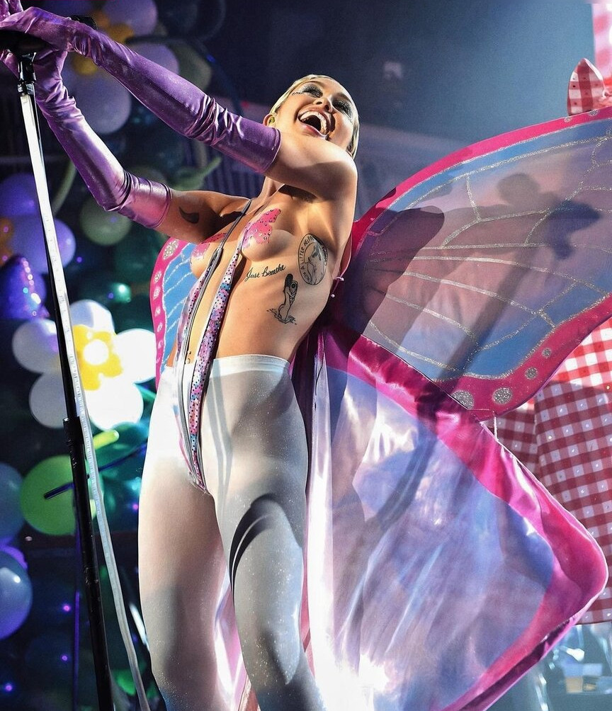 miley-cyrus gallery photo #401