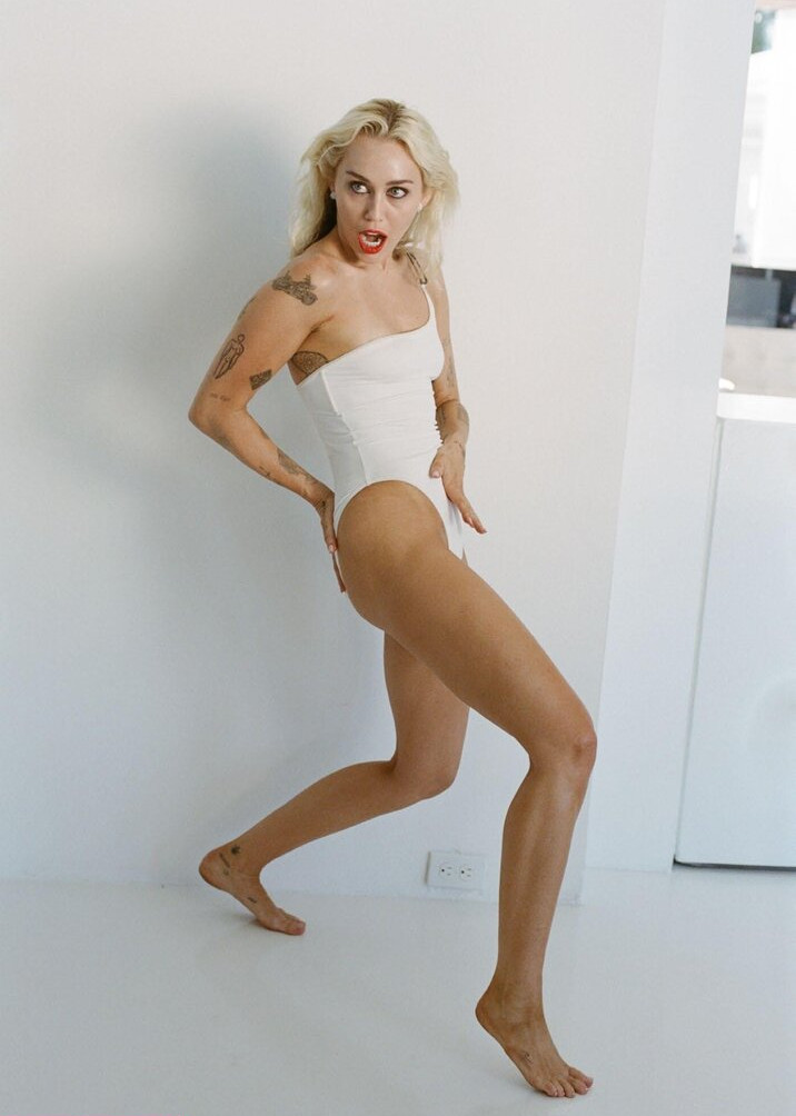 miley-cyrus gallery photo #484