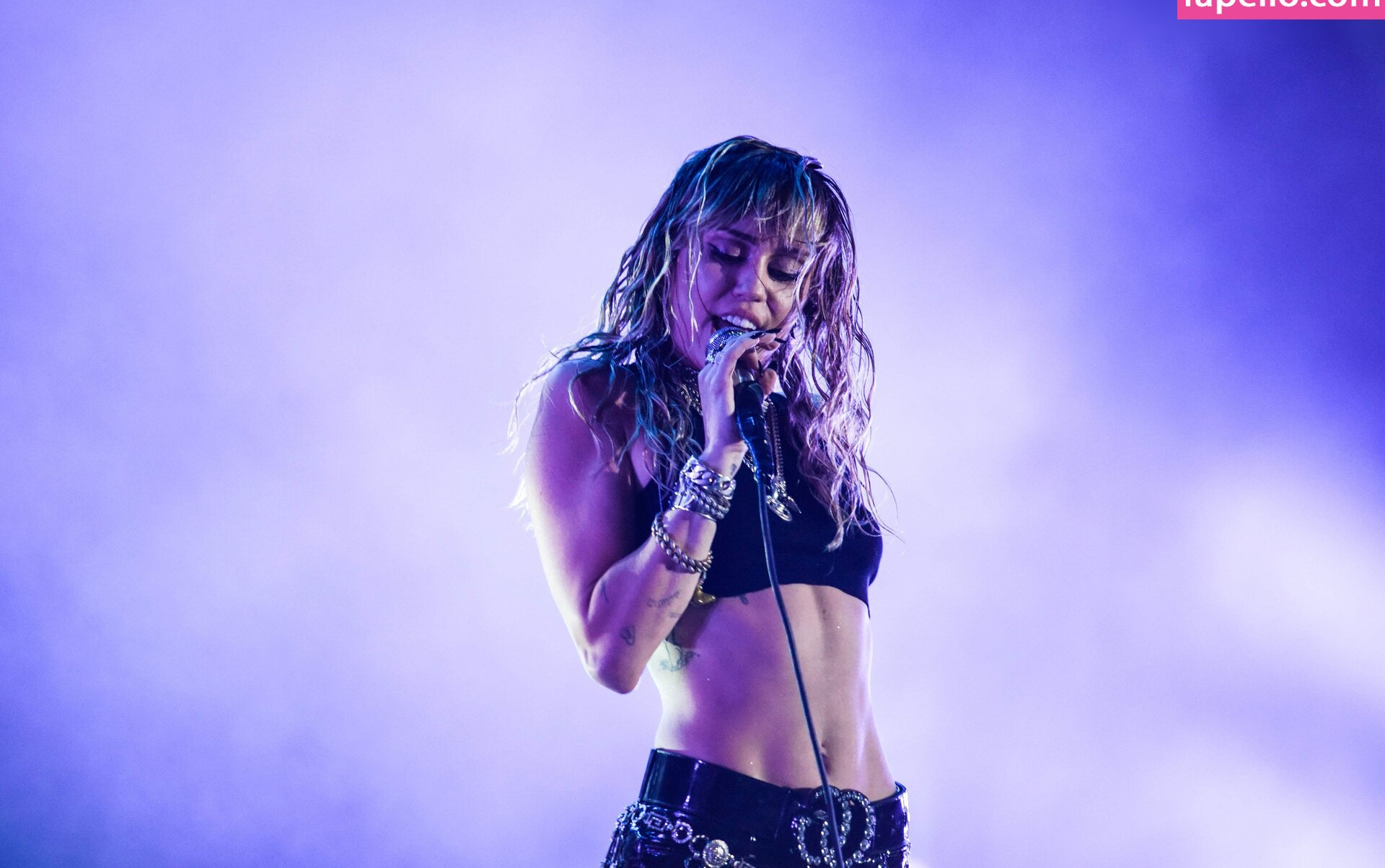 miley-cyrus gallery photo #562