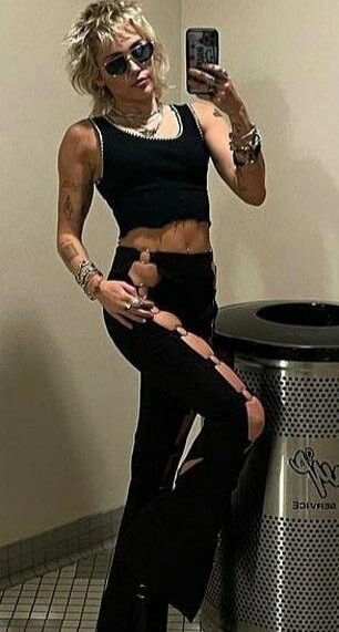 miley-cyrus gallery photo #566