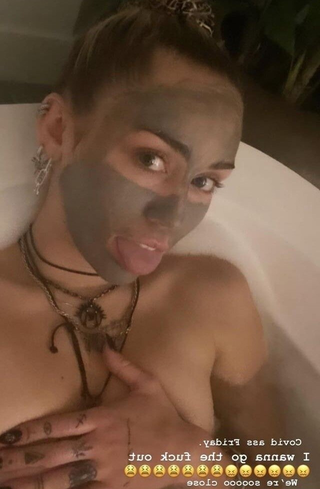 miley-cyrus gallery photo #589