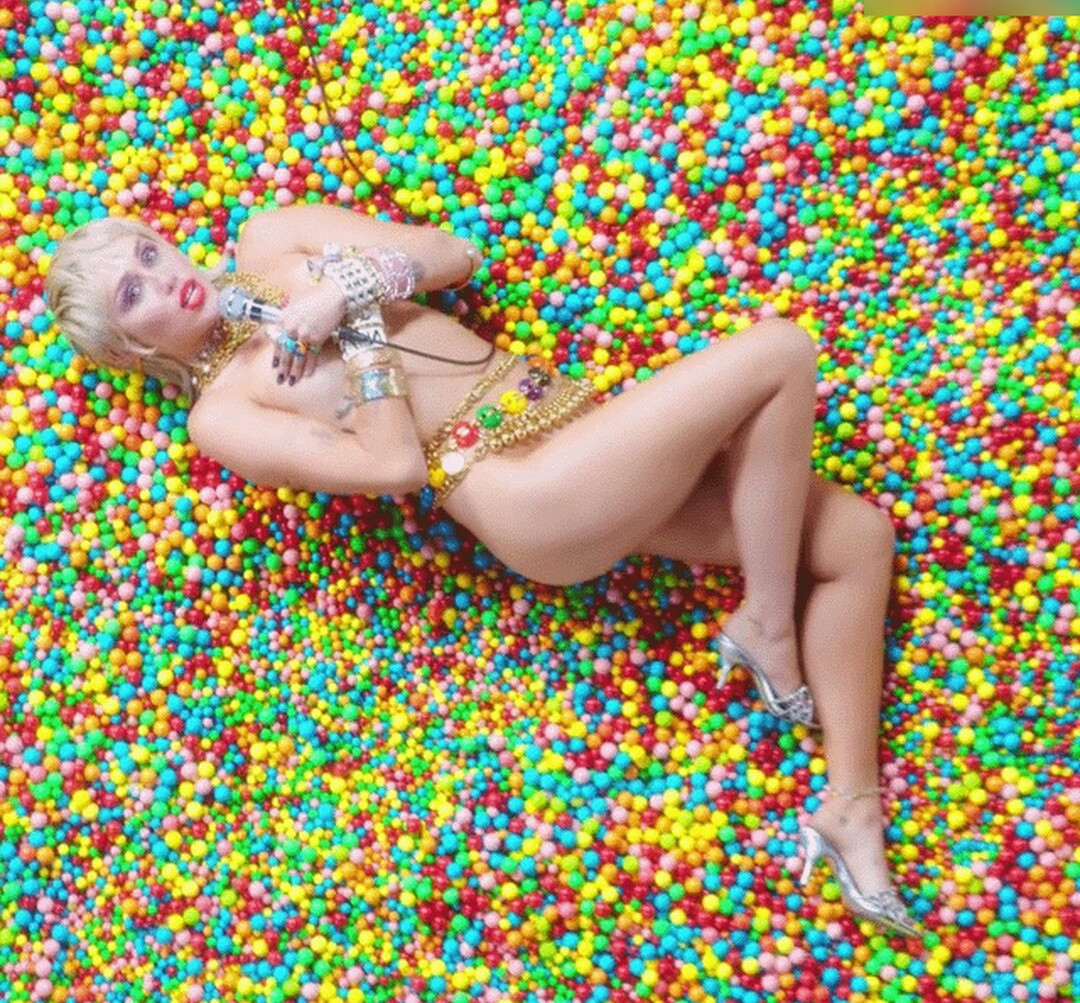 miley-cyrus gallery photo #591