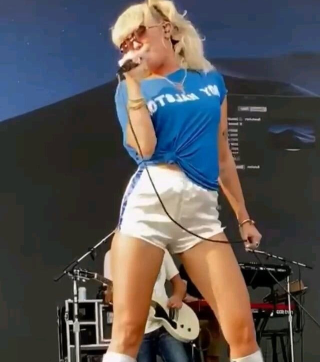 miley-cyrus gallery photo #613