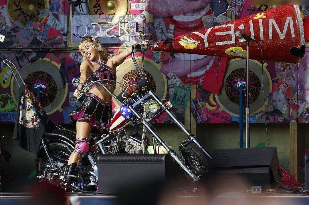 miley-cyrus gallery photo #621