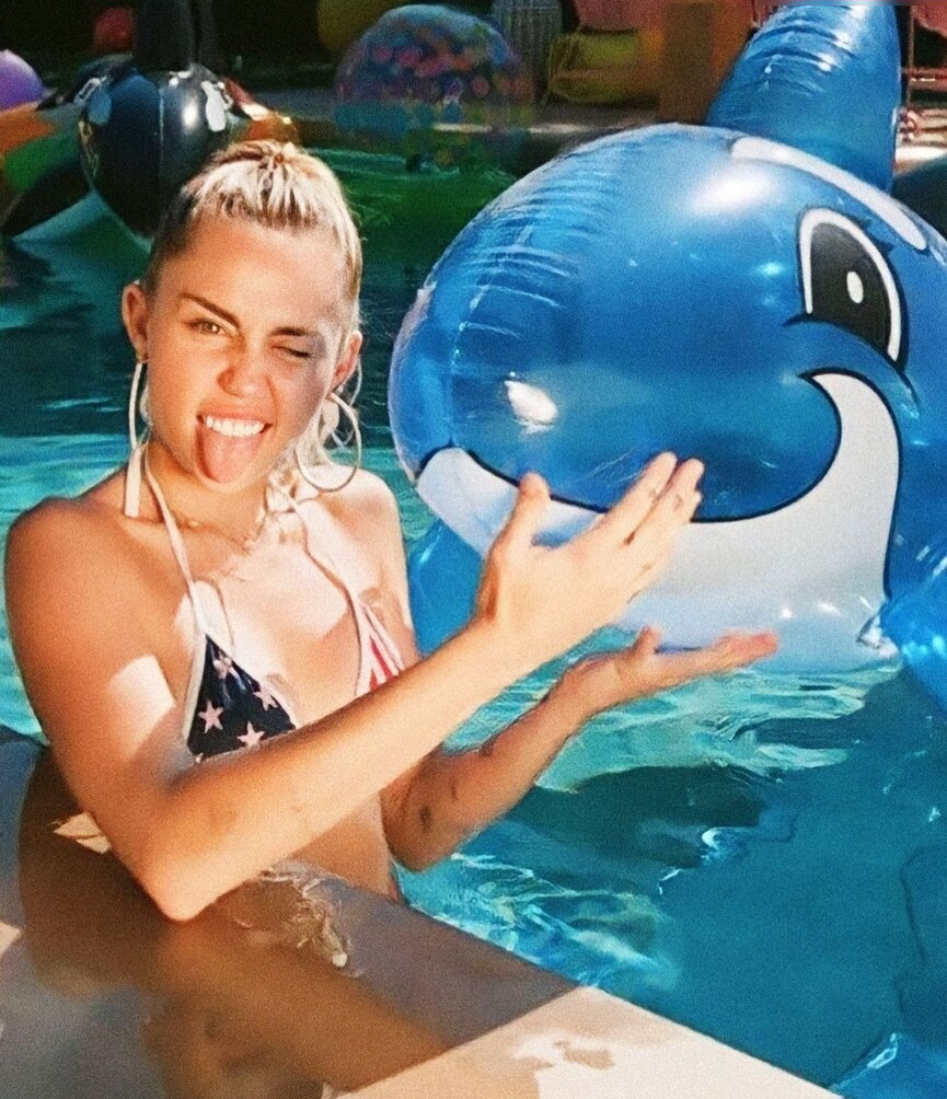 miley-cyrus gallery photo #673