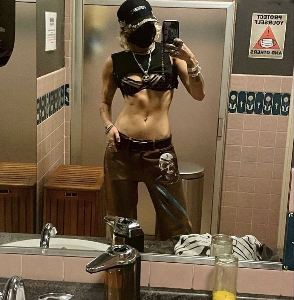 miley-cyrus gallery photo #690