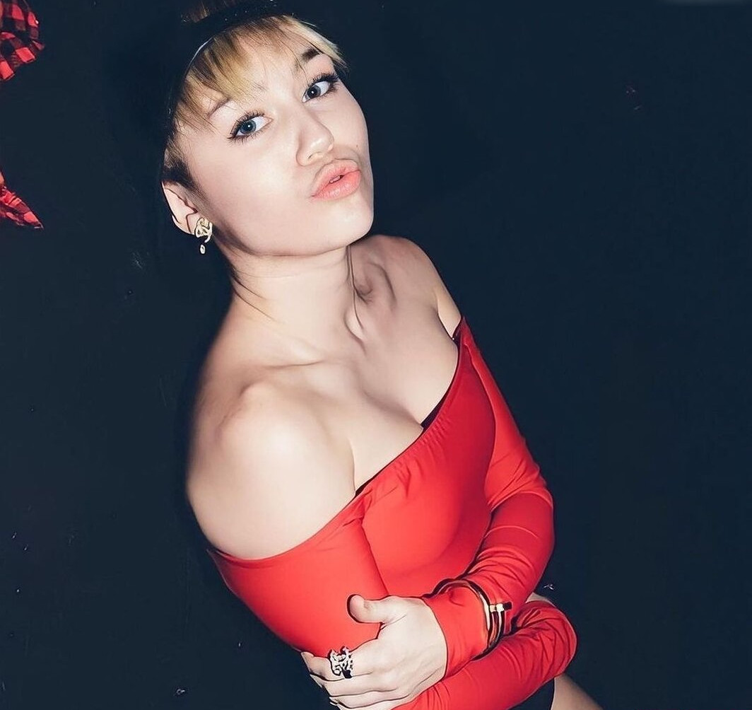 miley-cyrus gallery photo #696