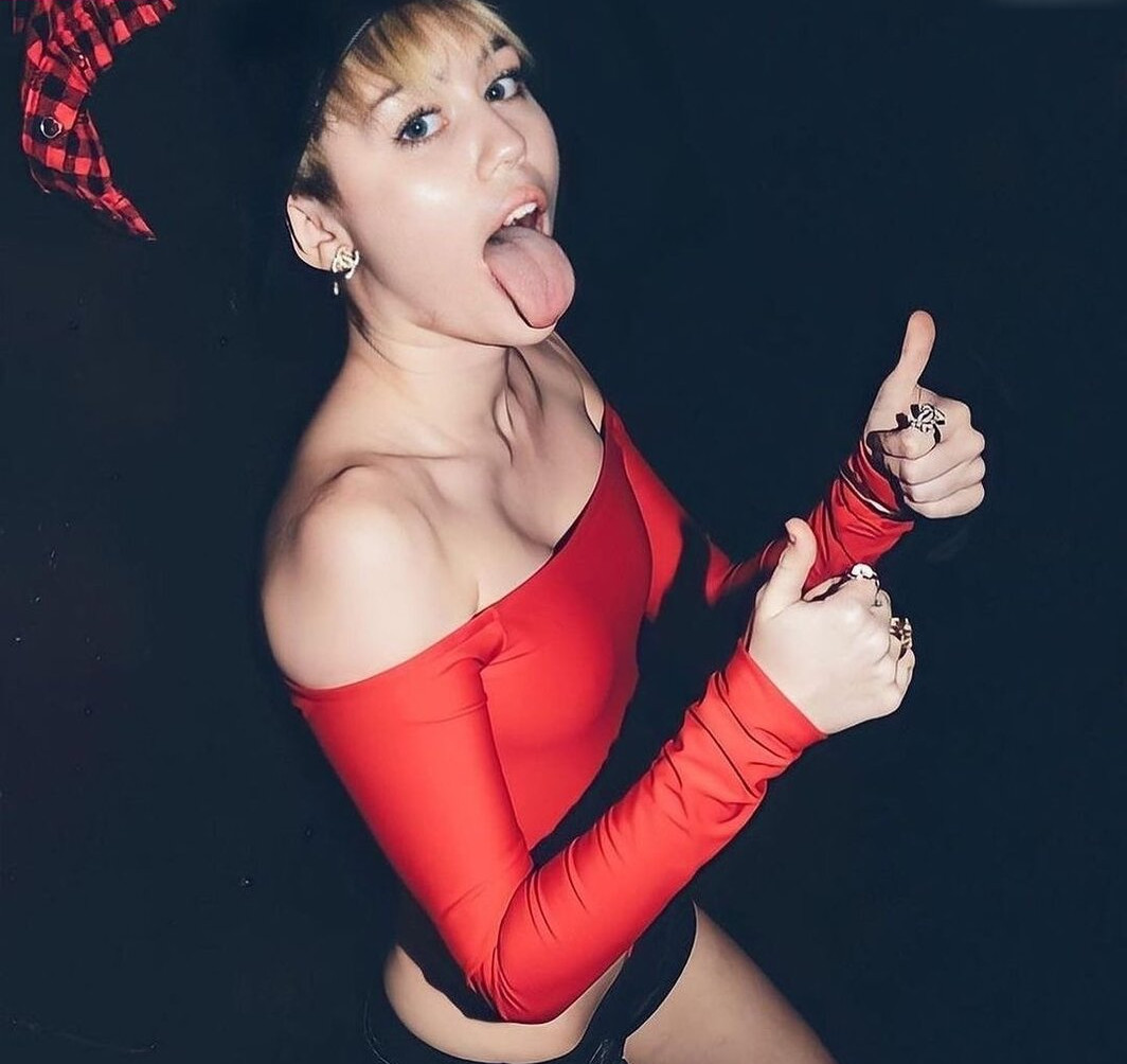 miley-cyrus gallery photo #699