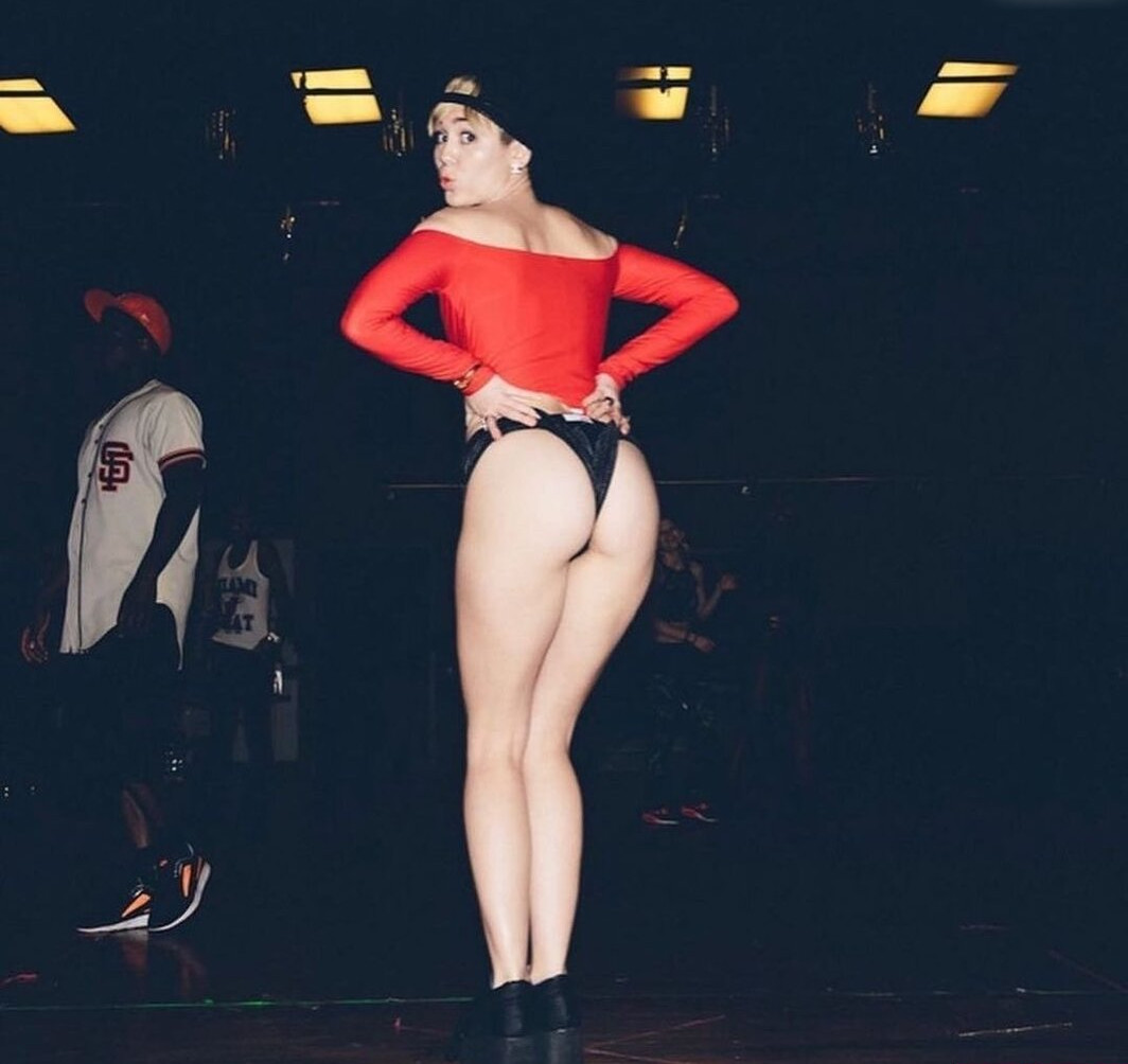 miley-cyrus gallery photo #700