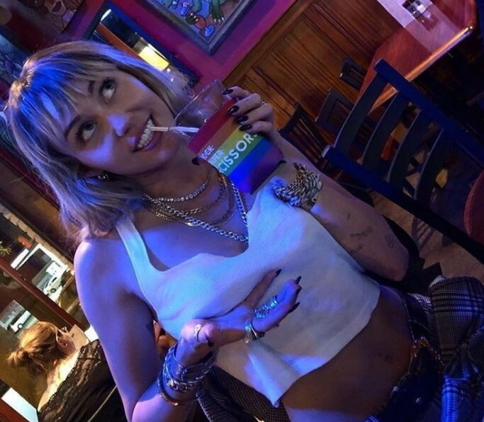 miley-cyrus gallery photo #708