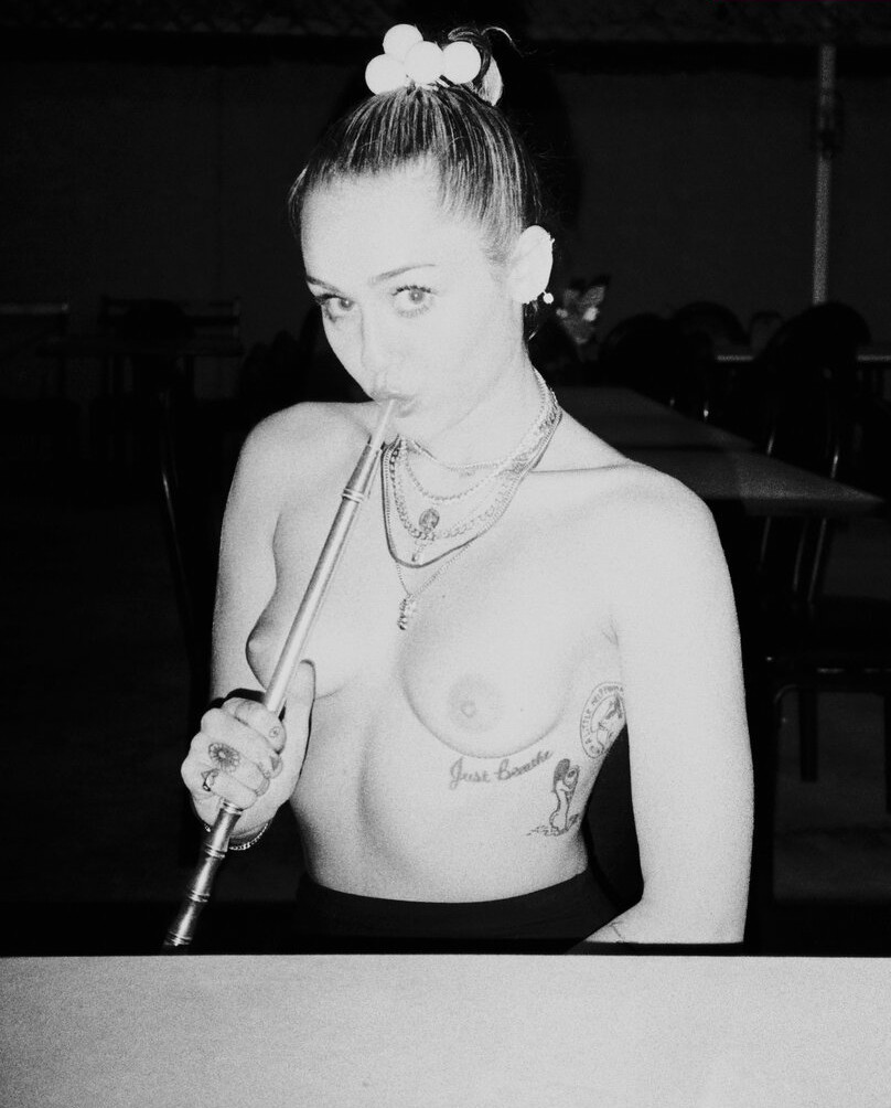 miley-cyrus gallery photo #945