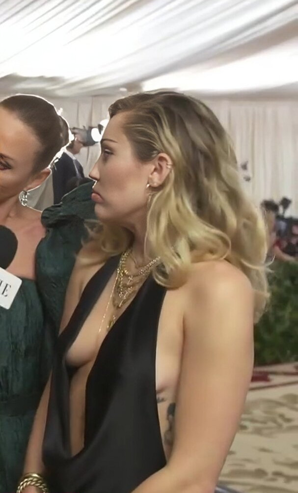 miley-cyrus gallery photo #985