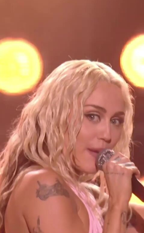 miley-cyrus gallery photo #991