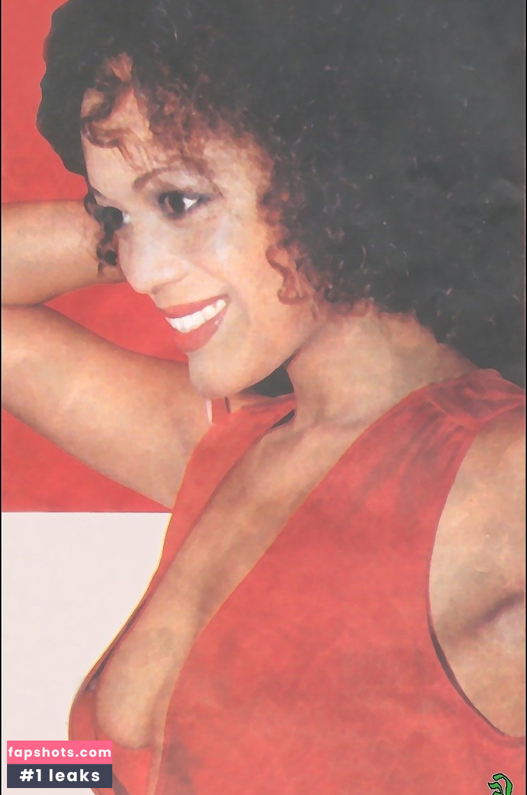 Milka Loff Fernandes gallery photo #17