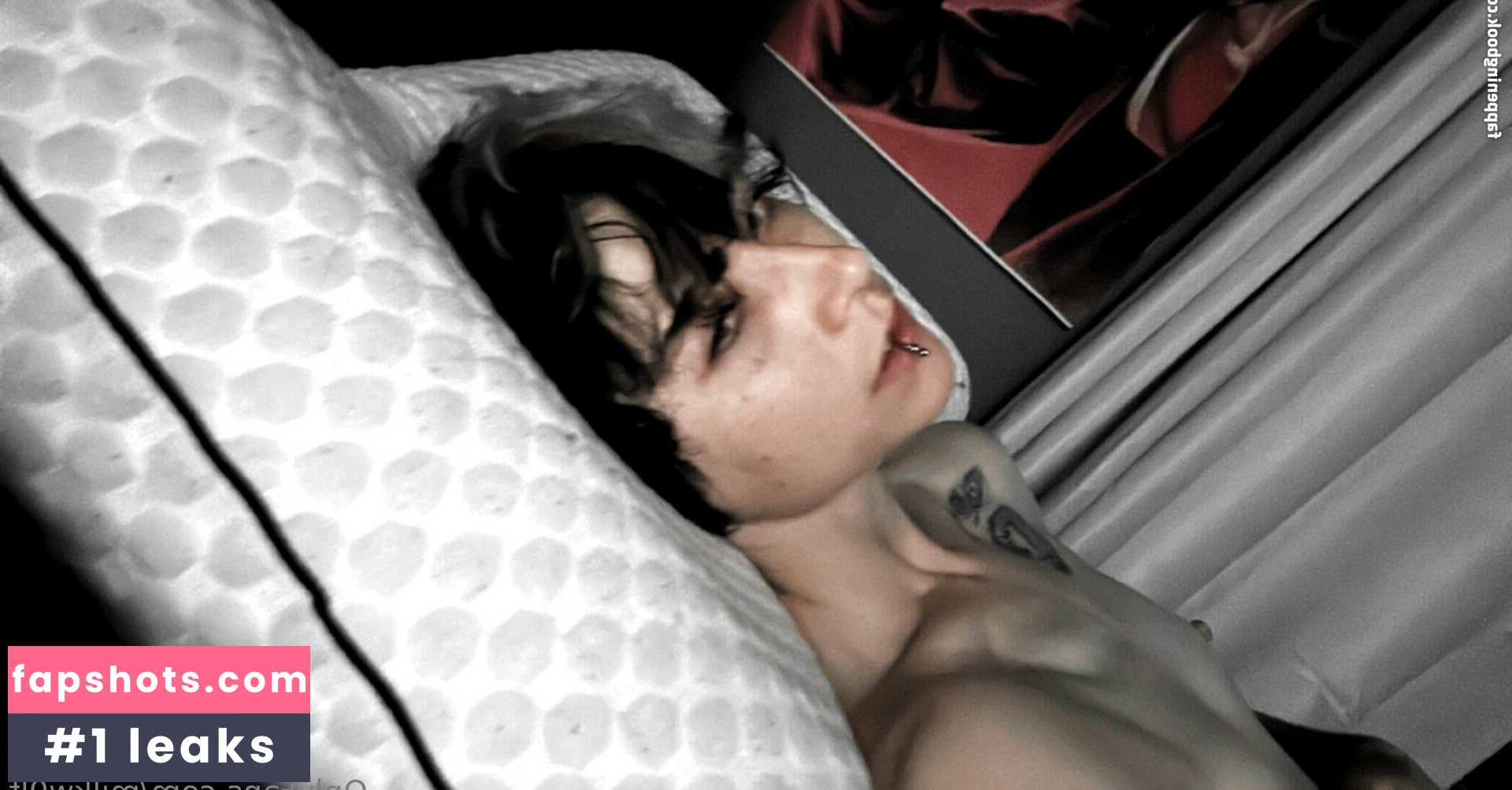 milkw0lf nude babe gallery