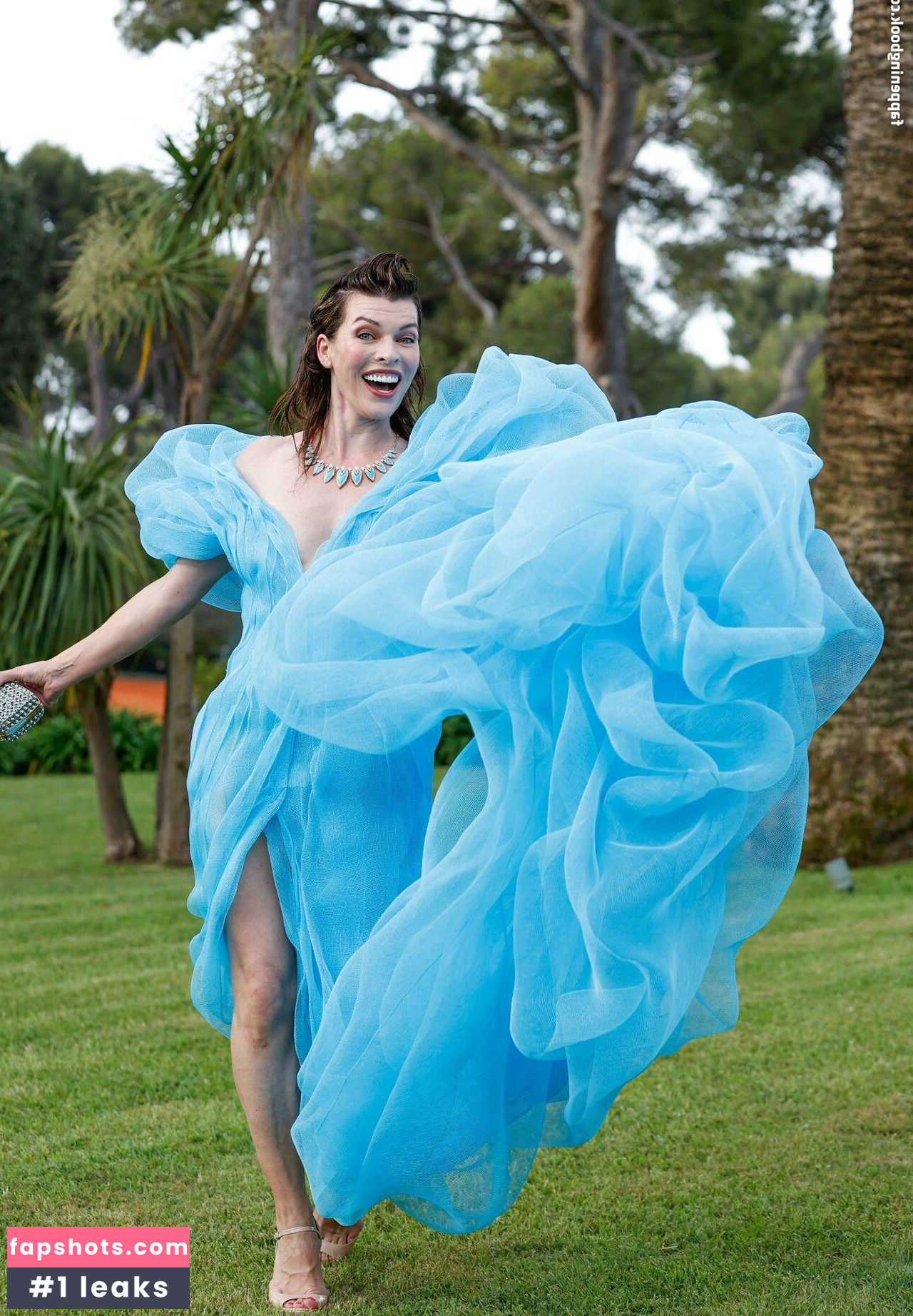 Milla Jovovich gallery photo #113