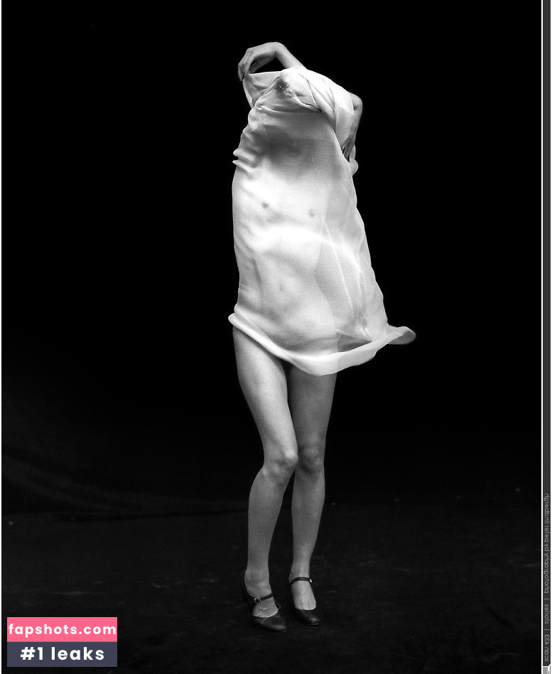 Milla Jovovich gallery photo #123