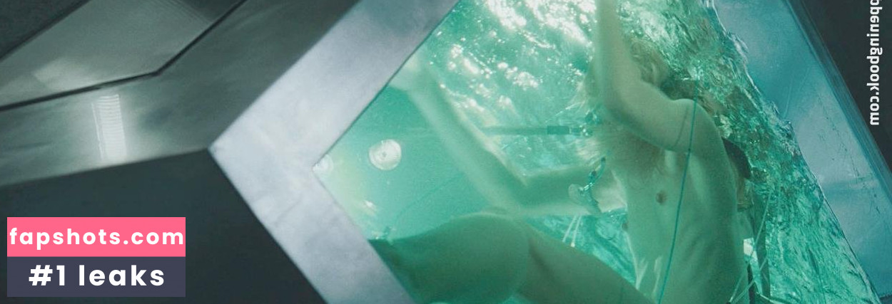 Milla Jovovich gallery photo #192