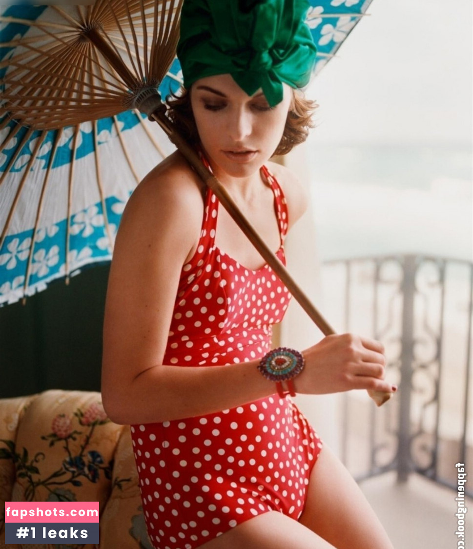 Milla Jovovich gallery photo #53