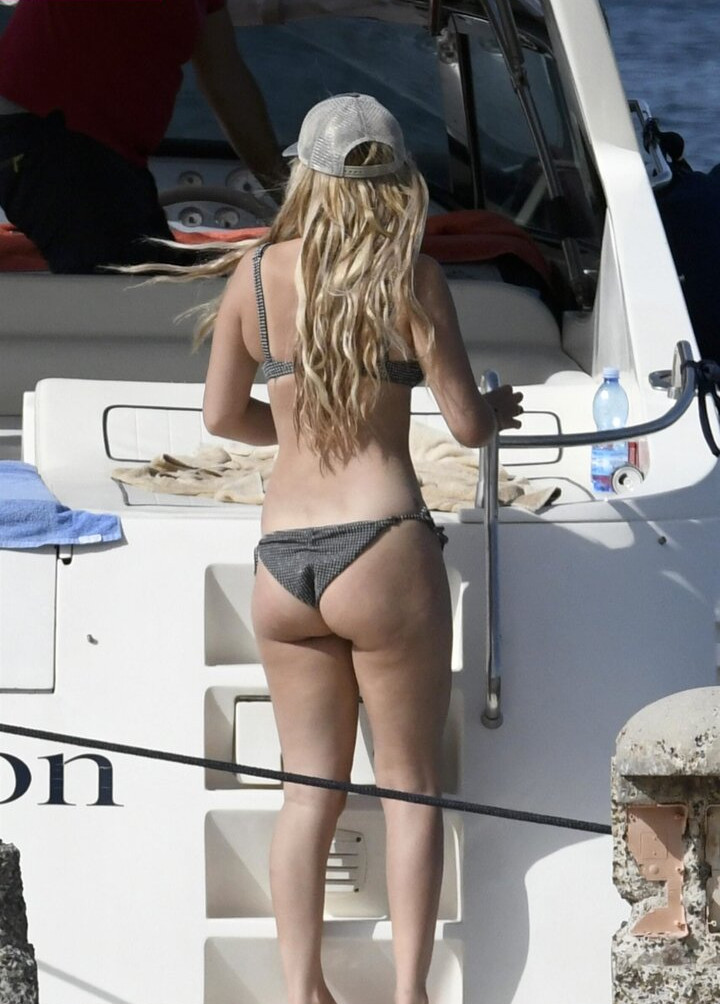 millie-bobby-brown-1 gallery photo #1016