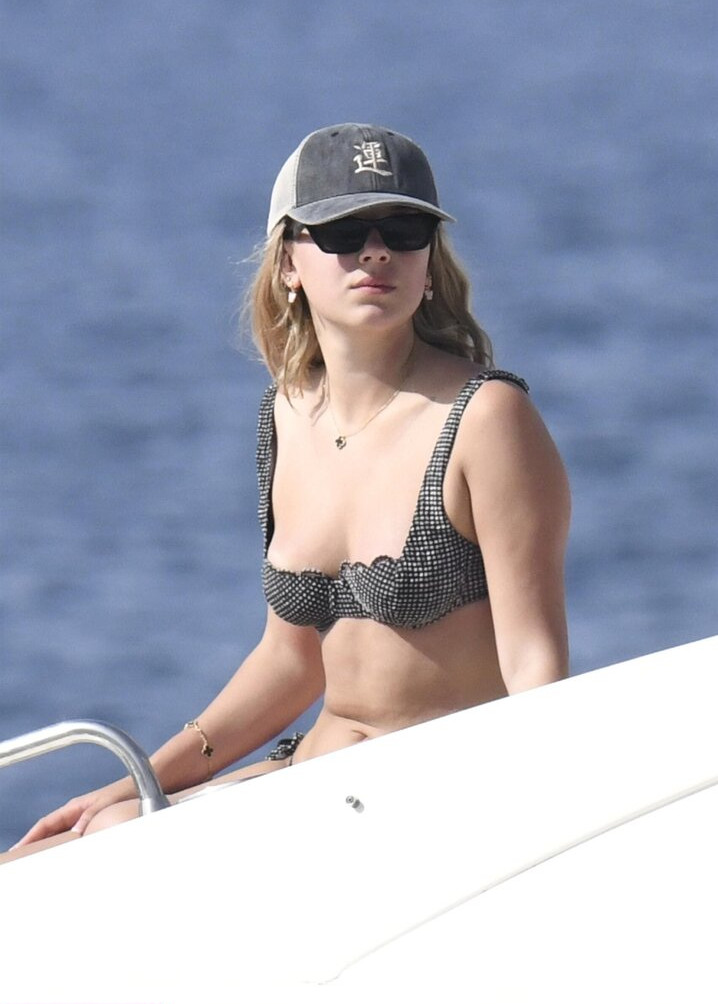 millie-bobby-brown-1 gallery photo #1020