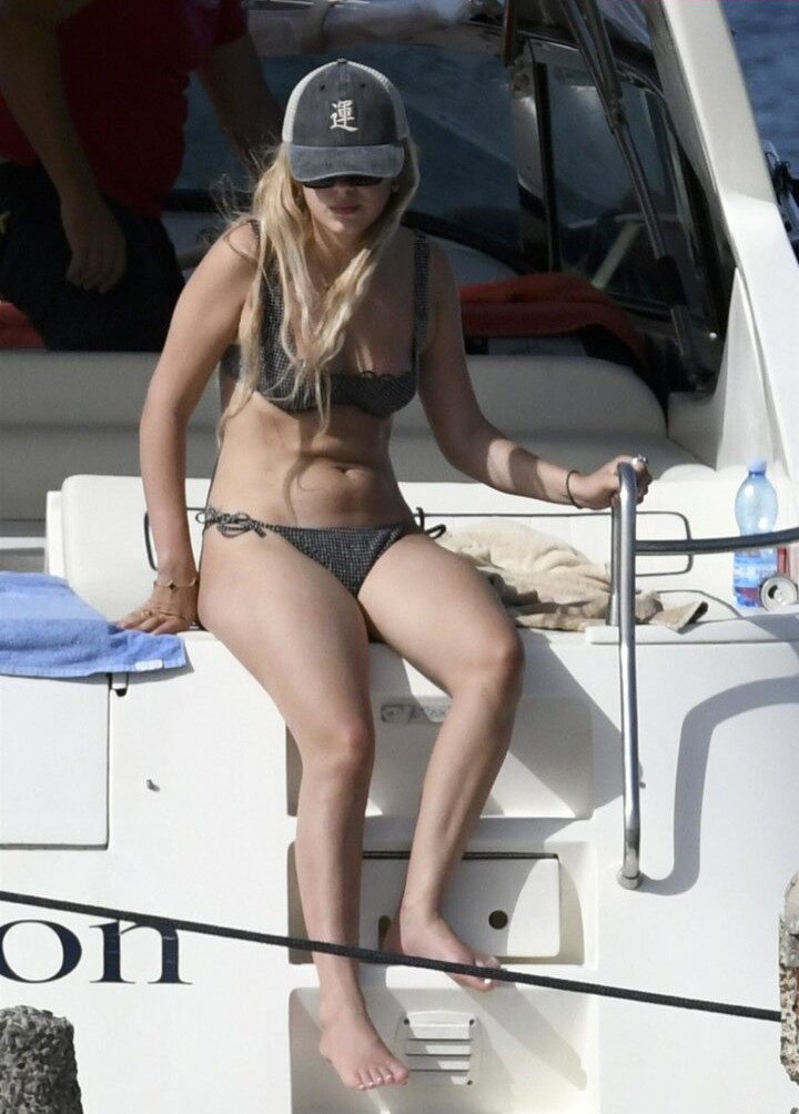 millie-bobby-brown-1 gallery photo #1026