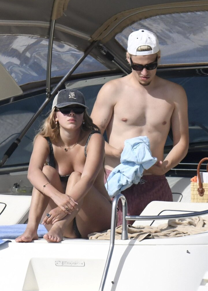 millie-bobby-brown-1 gallery photo #1027