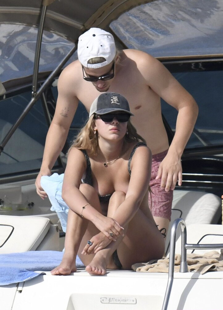 millie-bobby-brown-1 gallery photo #1029