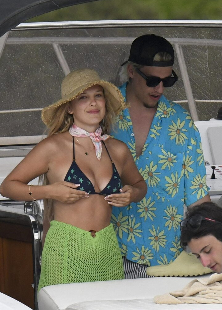 millie-bobby-brown-1 gallery photo #1038