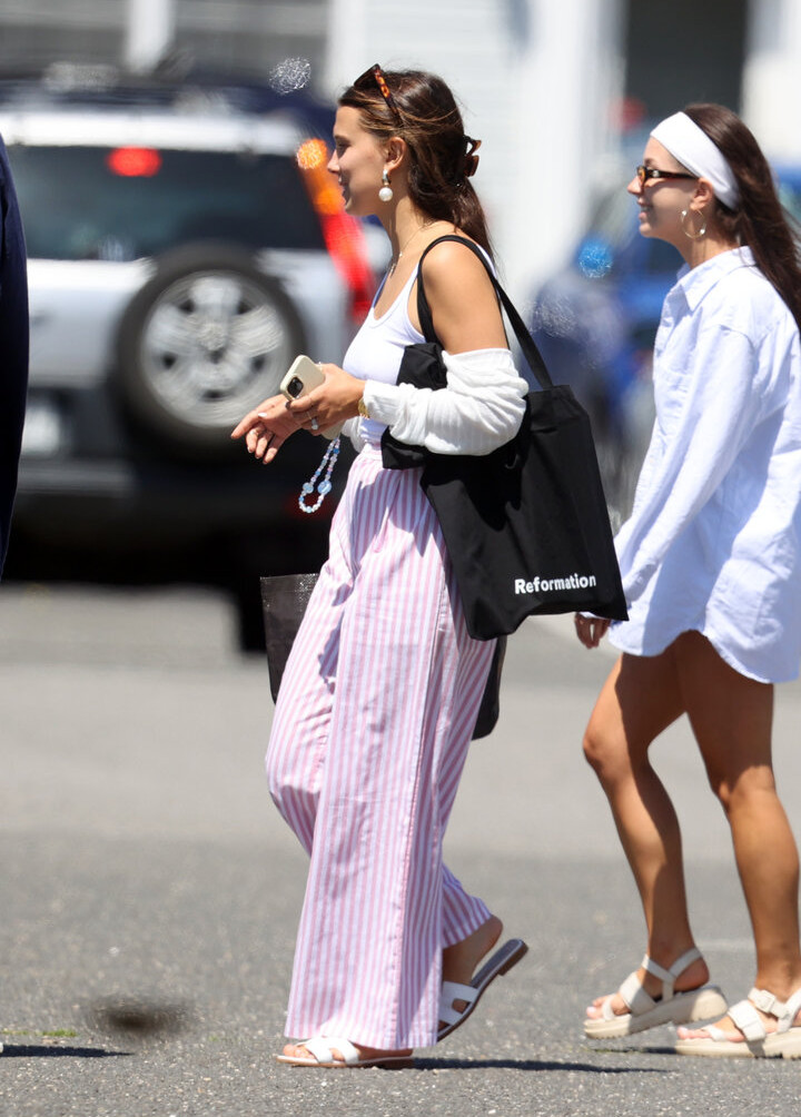 millie-bobby-brown-1 gallery photo #1122